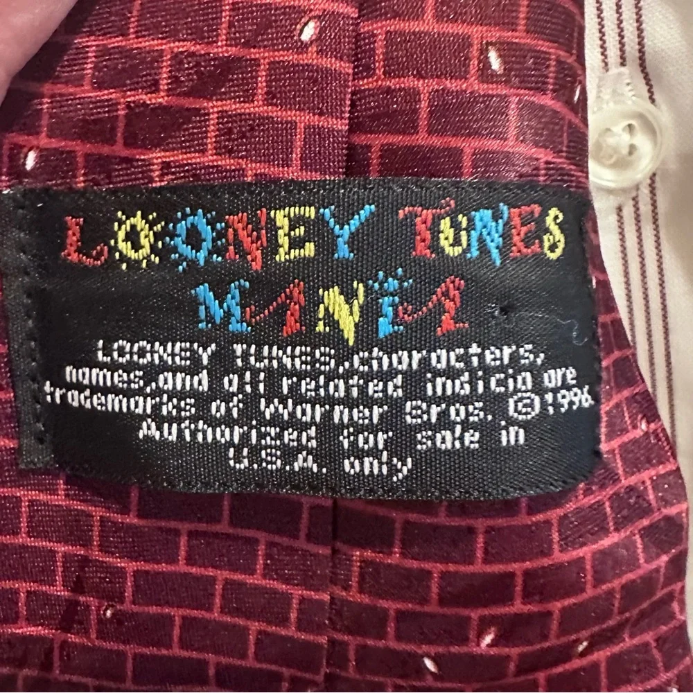 Looney Tunes Festive Bugs Bunny Christmas Holiday Tie